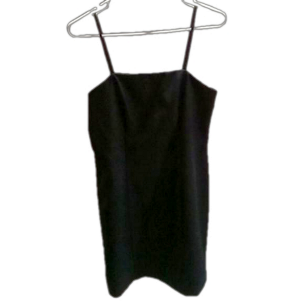 (72)  LITTLE SHORT BLACK DRESS, SPEGEHTI STRAPS ZIPS IN THE BACK, SIZE 7/8 NWOT